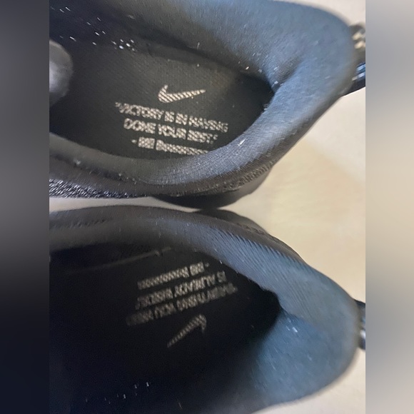 Nike Zoom Strike Women size 6 black EUC - Picture 8 of 8